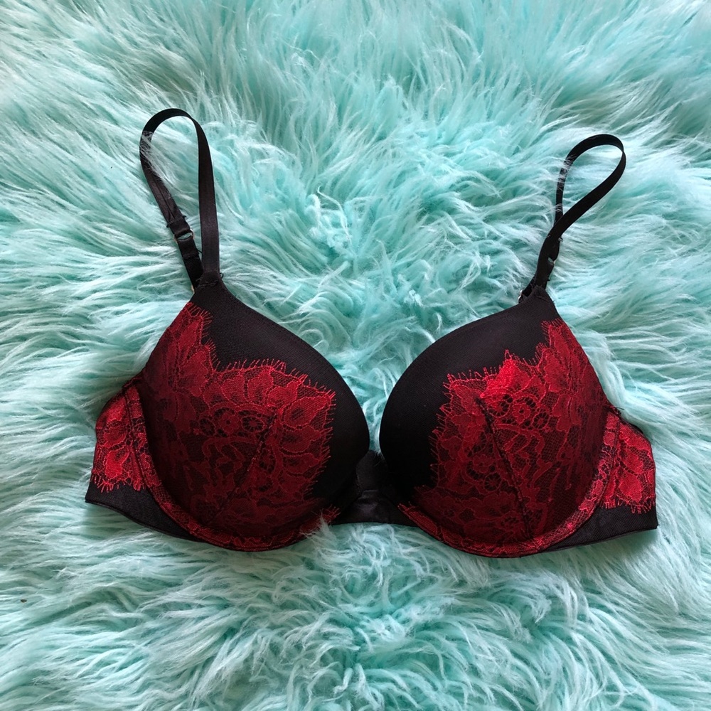 Victoria’s Secret sexy black lace/mesh bra